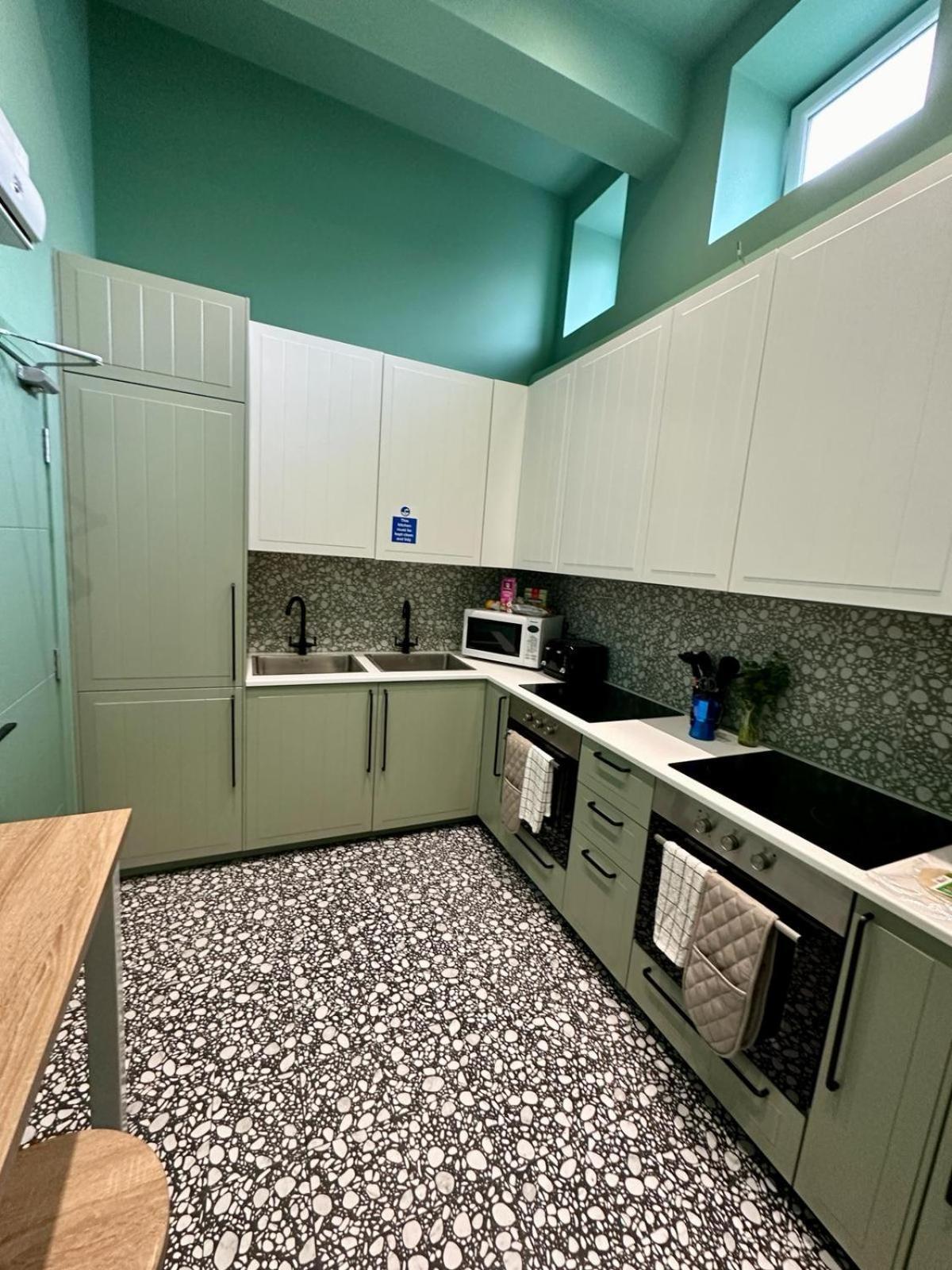 Cozy En-Suite Loft In Trendy Local ลอนดอน ภายนอก รูปภาพ