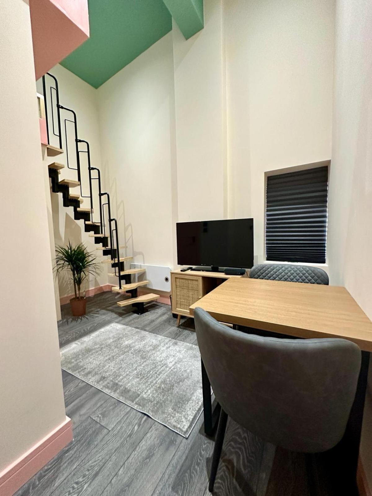 Cozy En-Suite Loft In Trendy Local ลอนดอน ภายนอก รูปภาพ