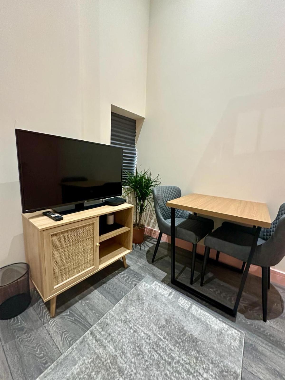 Cozy En-Suite Loft In Trendy Local ลอนดอน ภายนอก รูปภาพ