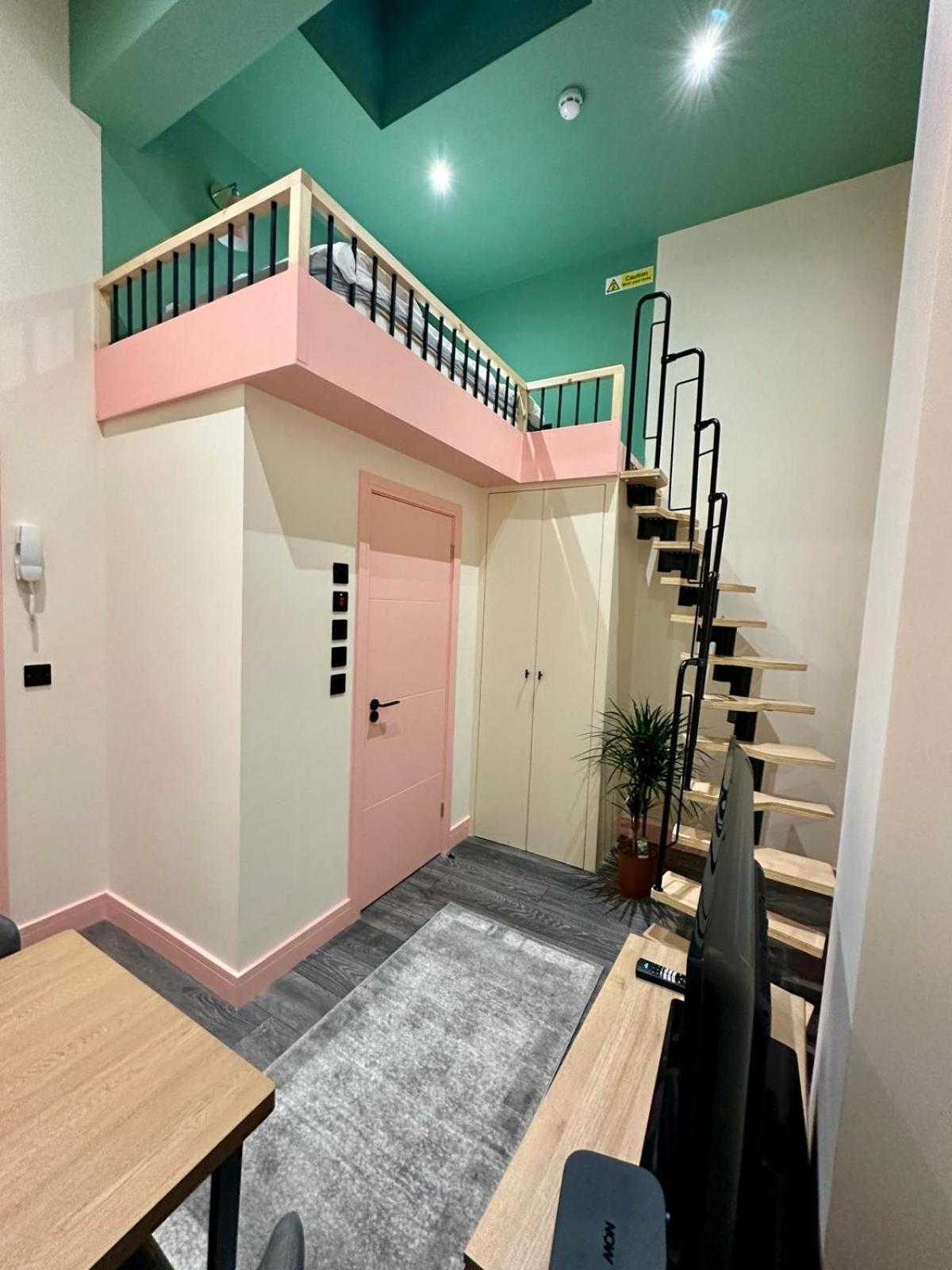 Cozy En-Suite Loft In Trendy Local ลอนดอน ภายนอก รูปภาพ