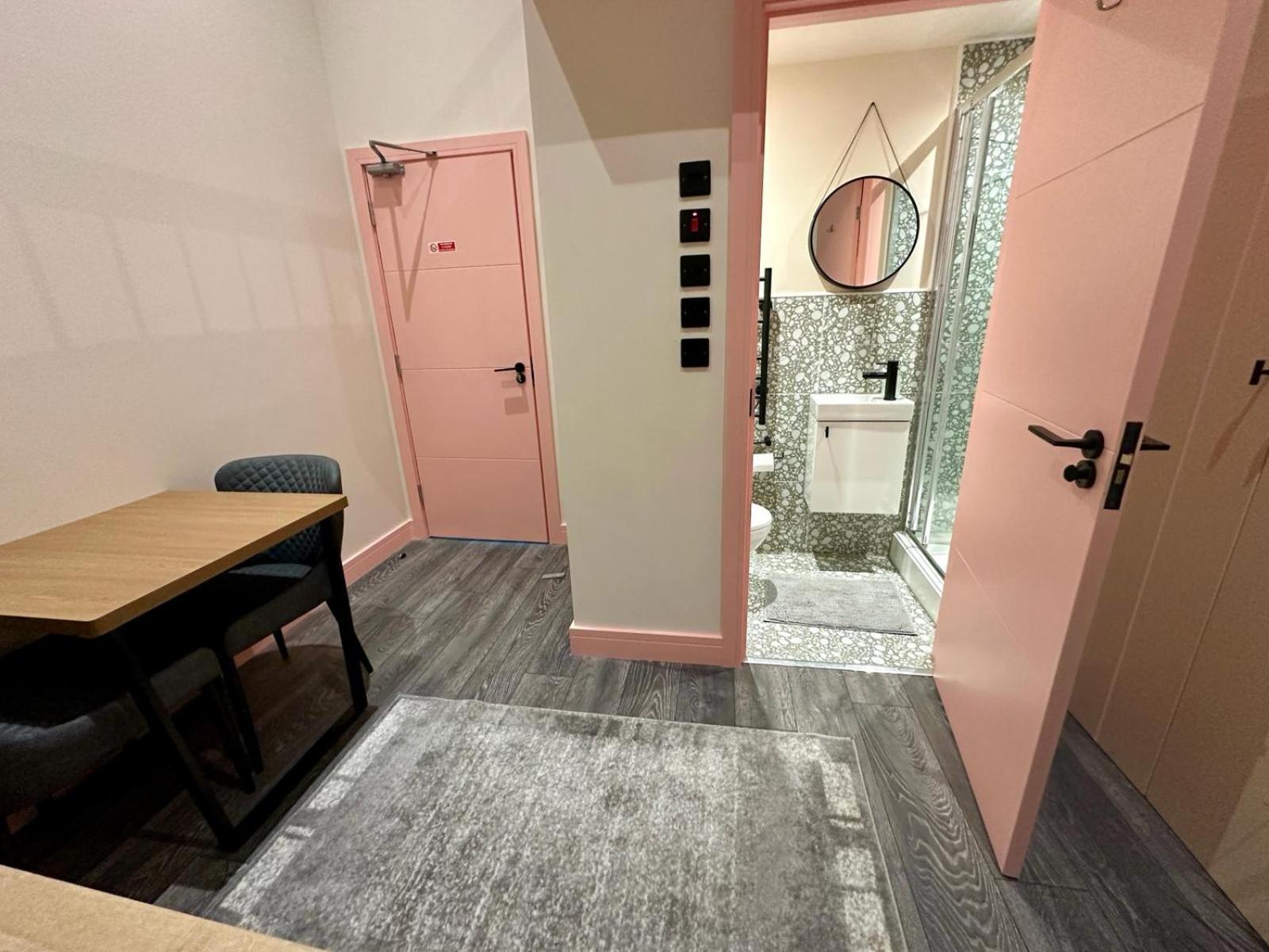 Cozy En-Suite Loft In Trendy Local ลอนดอน ภายนอก รูปภาพ