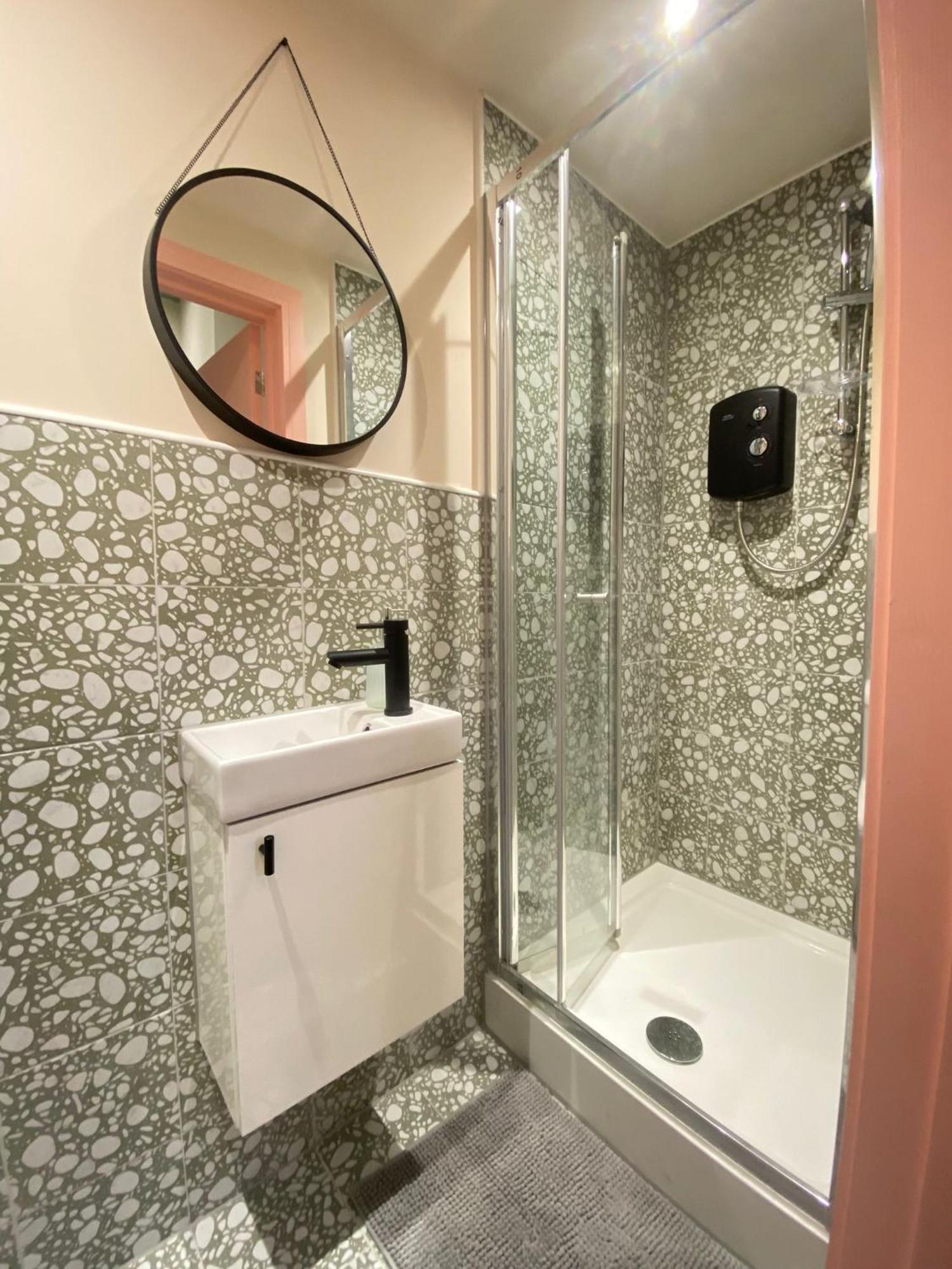 Cozy En-Suite Loft In Trendy Local ลอนดอน ภายนอก รูปภาพ