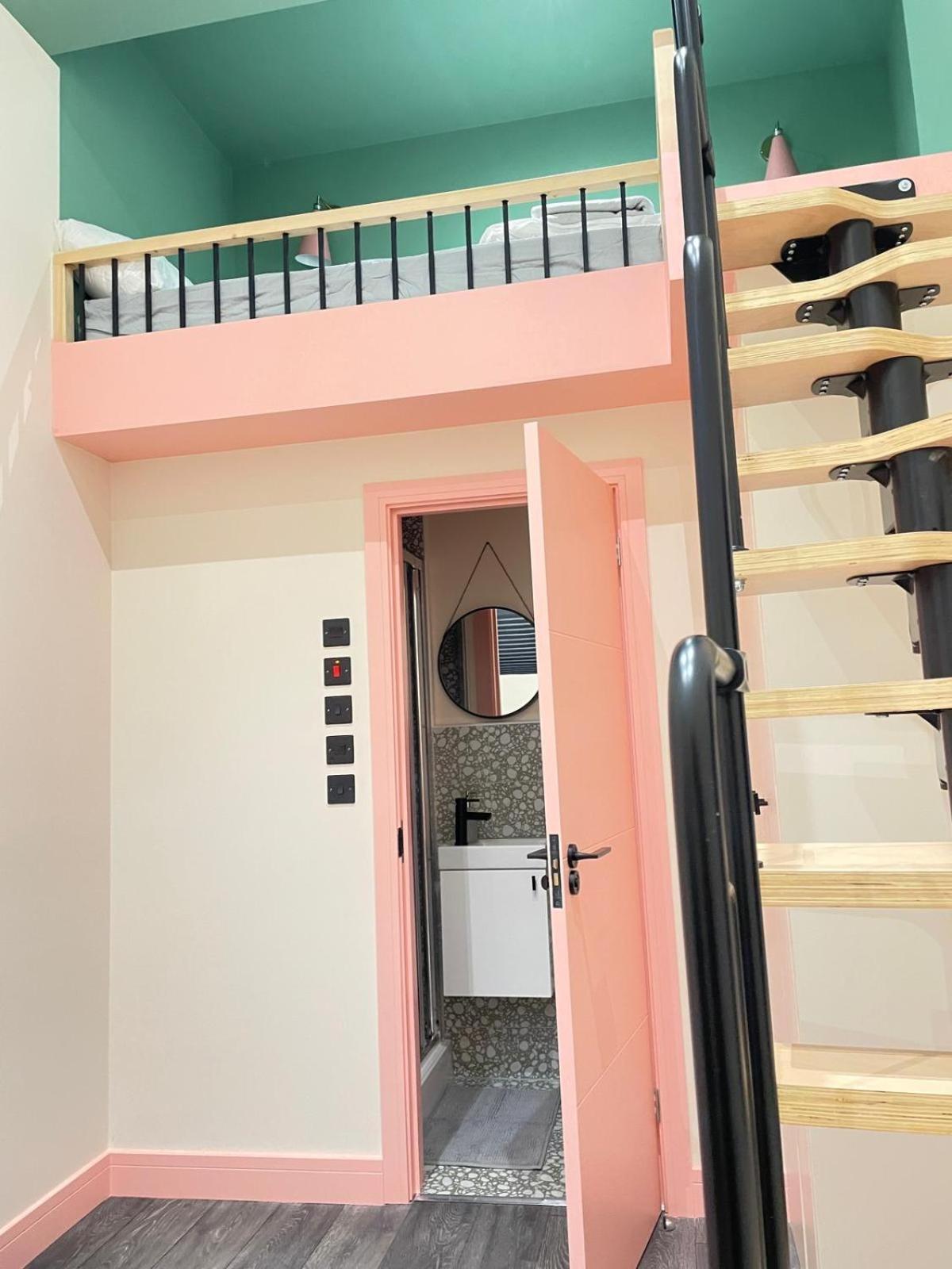 Cozy En-Suite Loft In Trendy Local ลอนดอน ภายนอก รูปภาพ